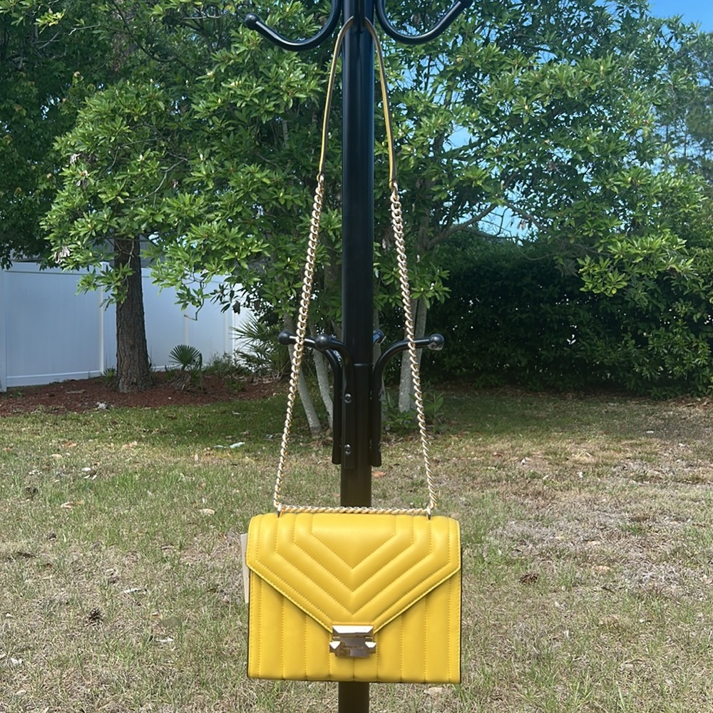 NWT $628 Michael Kors versatile chain shoulder bag - Yellow - Picture 4 of 11